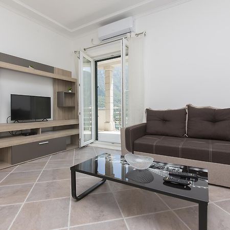 Apartments Kula Risan Exterior foto