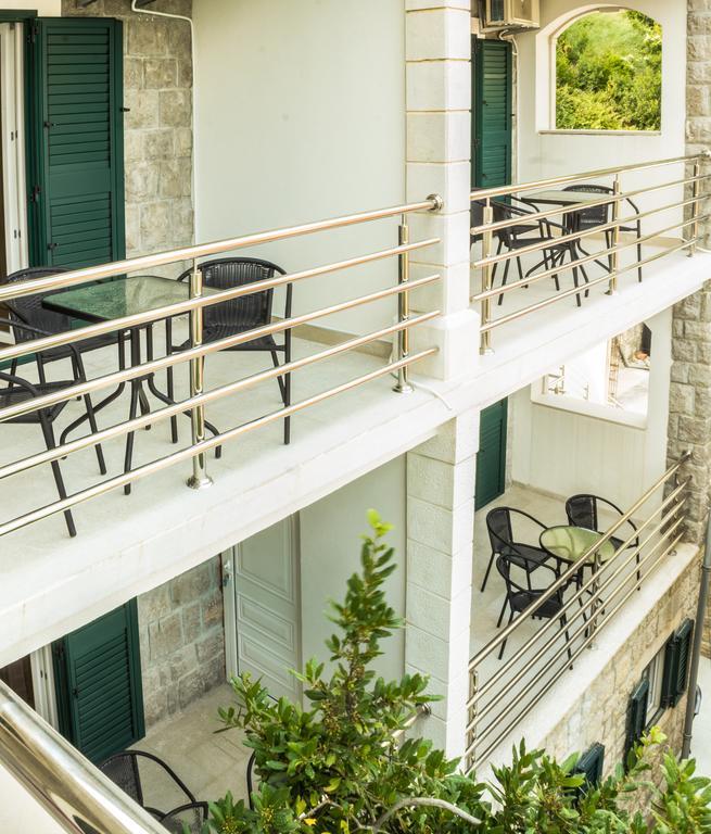 Apartments Kula Risan Exterior foto